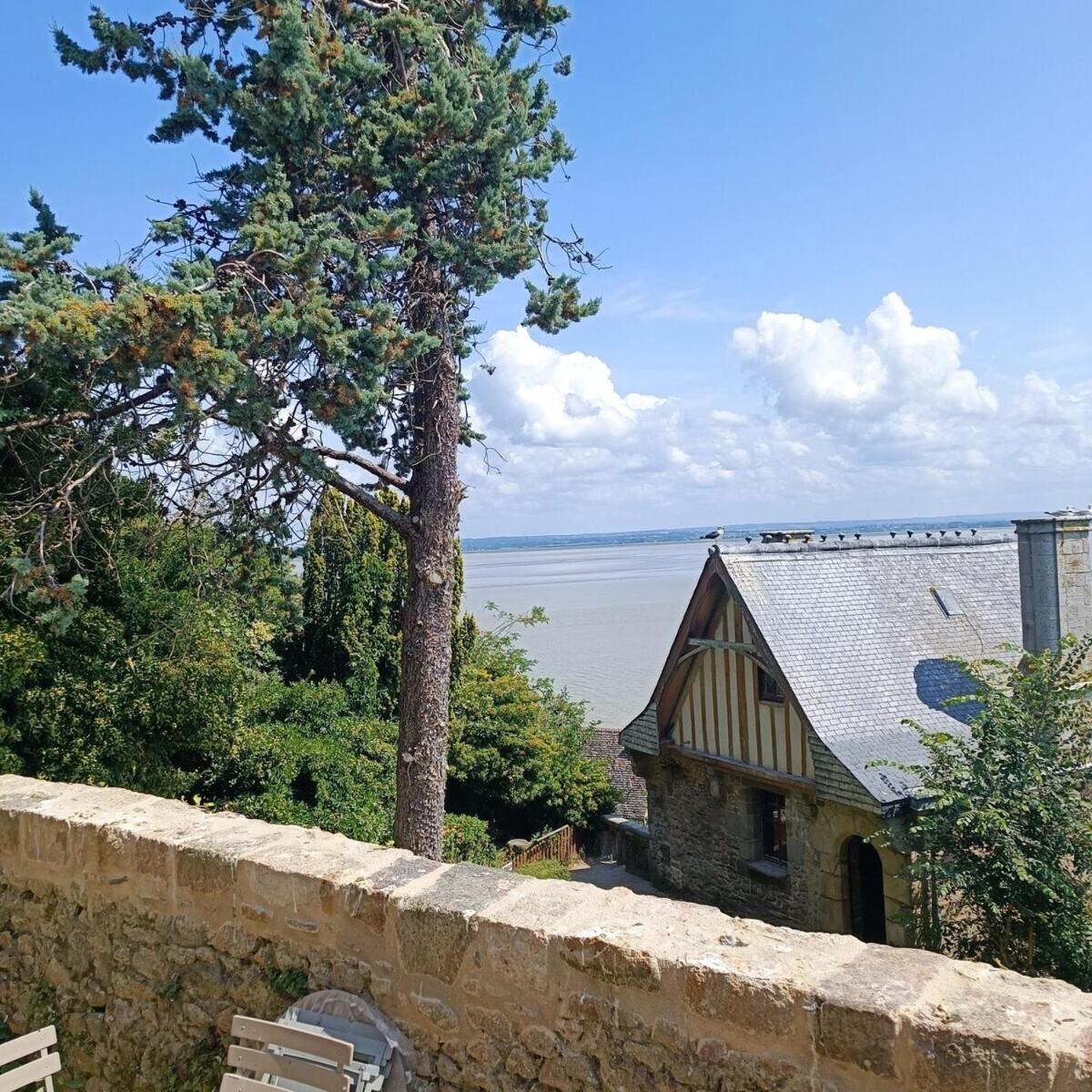 Chez Adele Villa Mont-Saint-Michel Buitenkant foto
